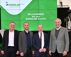 from left to right: Manfred Gattringer, site manager, Heinz Oberndorfer, mayor, Max Hiegelsberger, President of the Upper Austrian Parliament, and Paul Wimmer, CEO